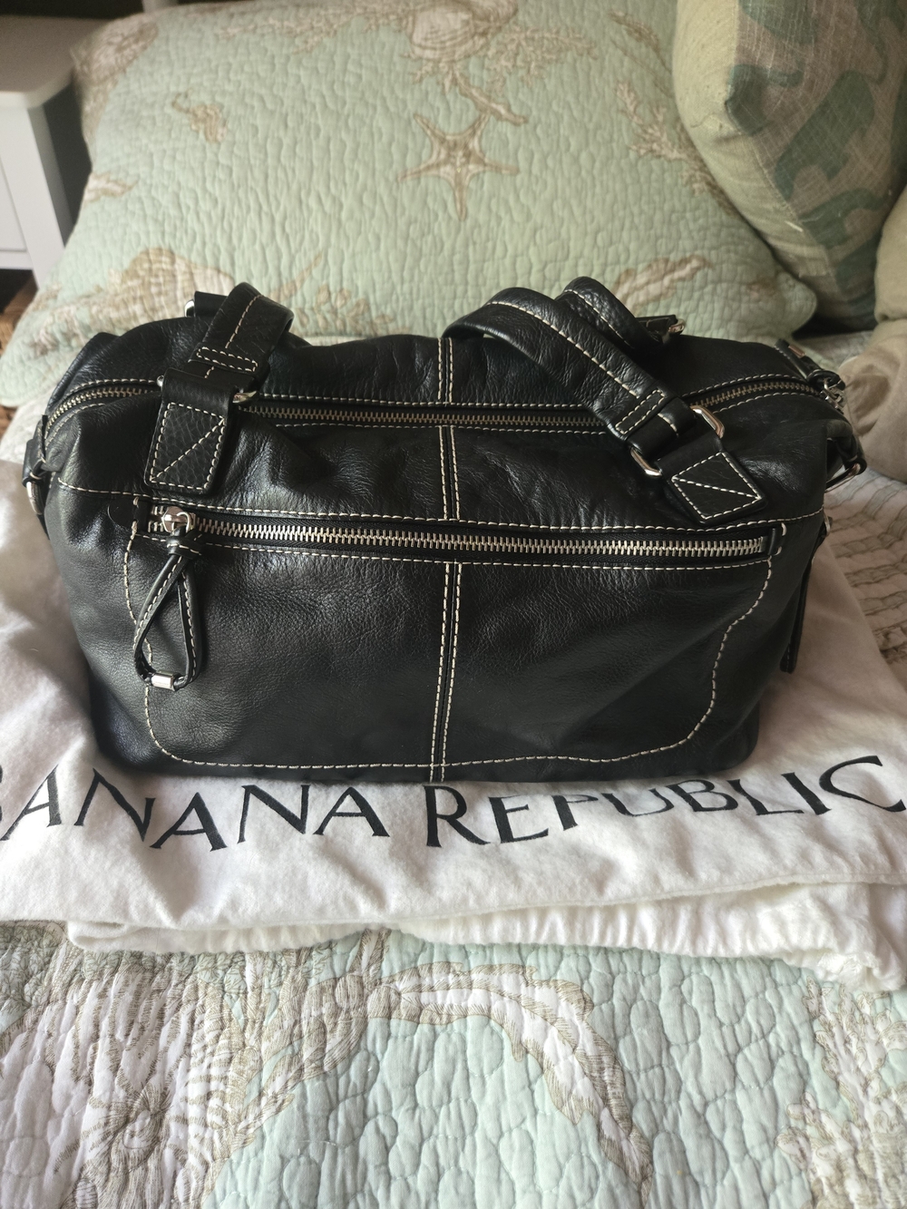 Banana Republic Black Leather Bag with Contrast Stitching - Picture 5 of 15